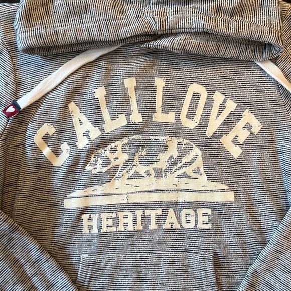 Women's Cali Love hooded sweatshirt Size Large - Picture 3 of 4